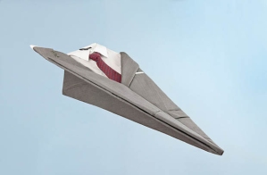 paletó em formato de aviãozinho de papel